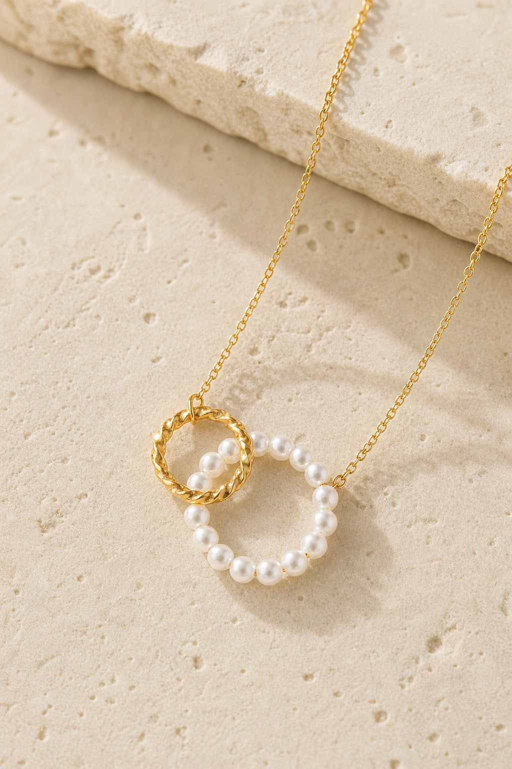 Alba Pearl Pendant Necklace White/Gold pendant detail with gold ring and pearl circle