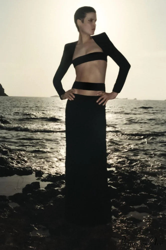 Amara Elegant Cutout Set image 25