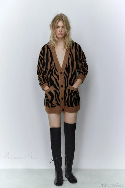 Animal Jacquard V-neck Long Sleeve Cardigan image 2