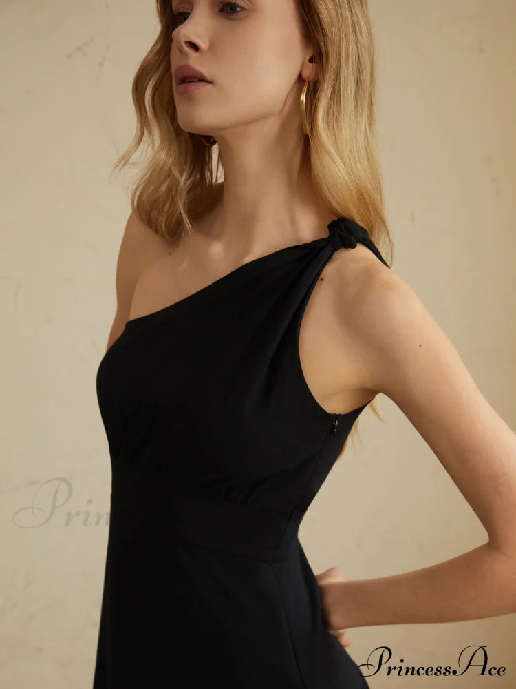 Asymmetric Shoulder Graceful Knotted Midi Dress image 5