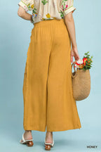 Vienne Linen Trousers detail view styled for Avrienne