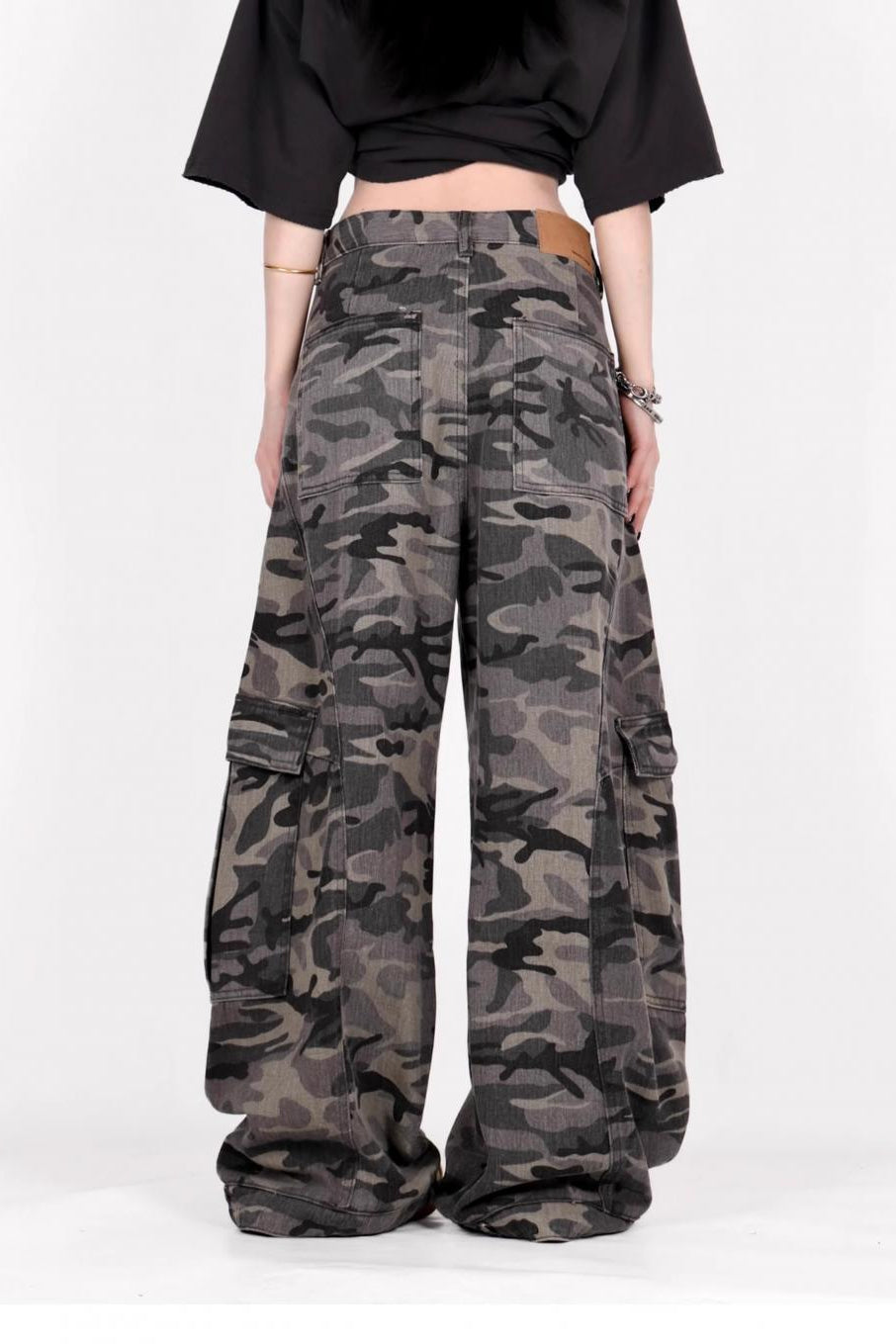 Vintage Camo Wide-Leg Cargo Pant image 4
