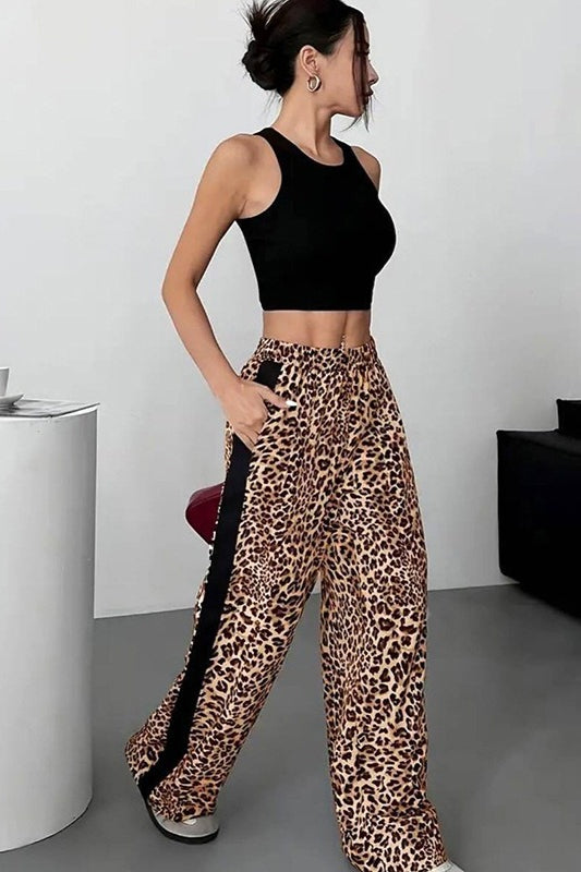 Stylish Leopard Print Black Trim High-Waisted Wide-Leg Pants image 4