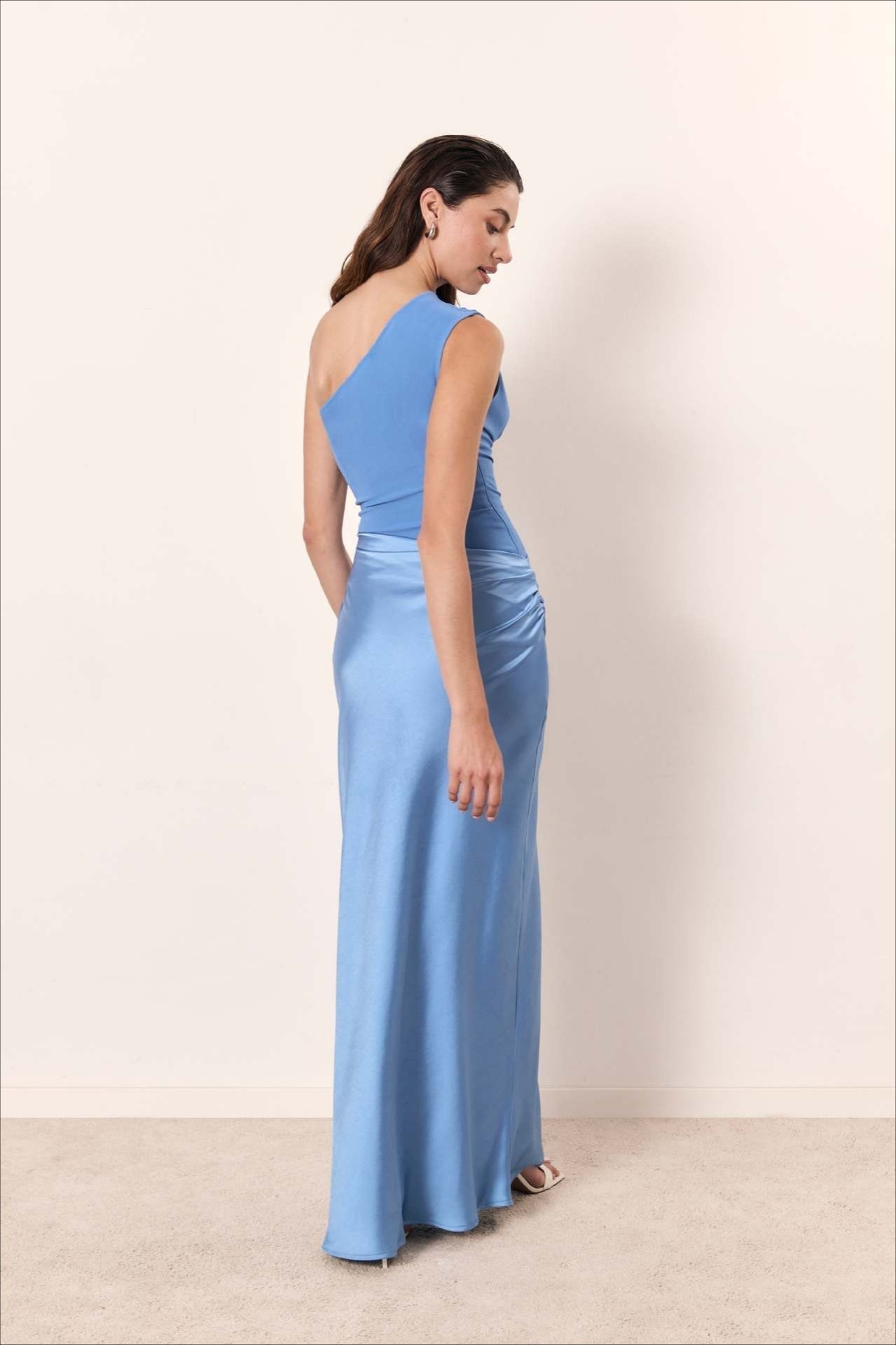 Solid Asymmetric Neckline Sleeveless Formal Dress image 18