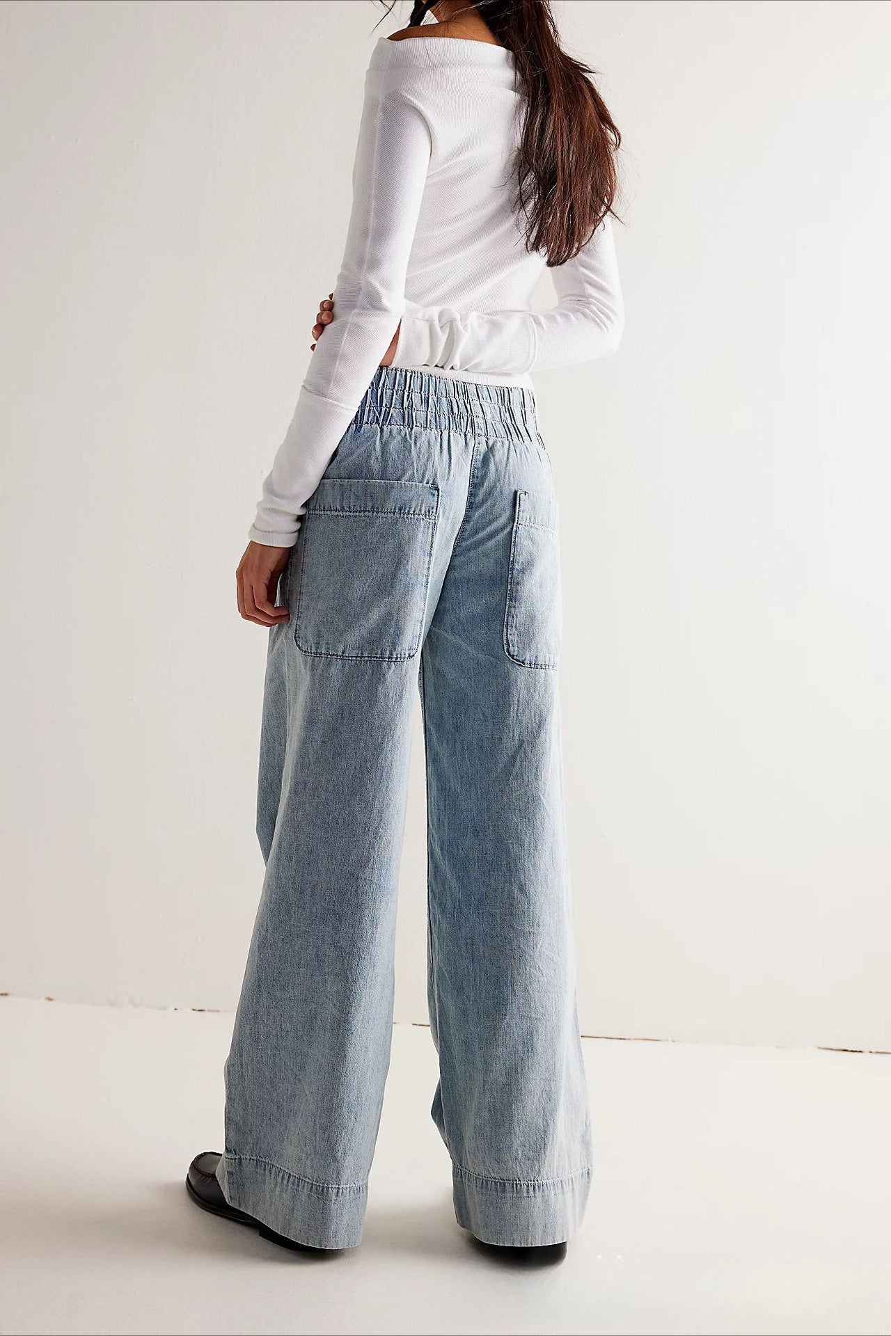 Ruched Elastic Waist Wide Leg Jean image 3