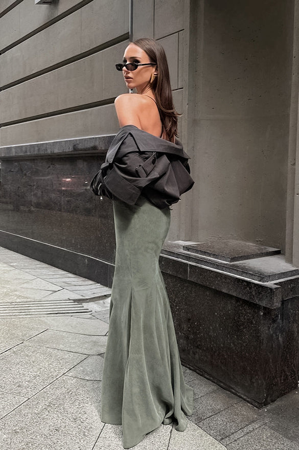 Green Velvet High-Waisted Fishtail Skirt image 4