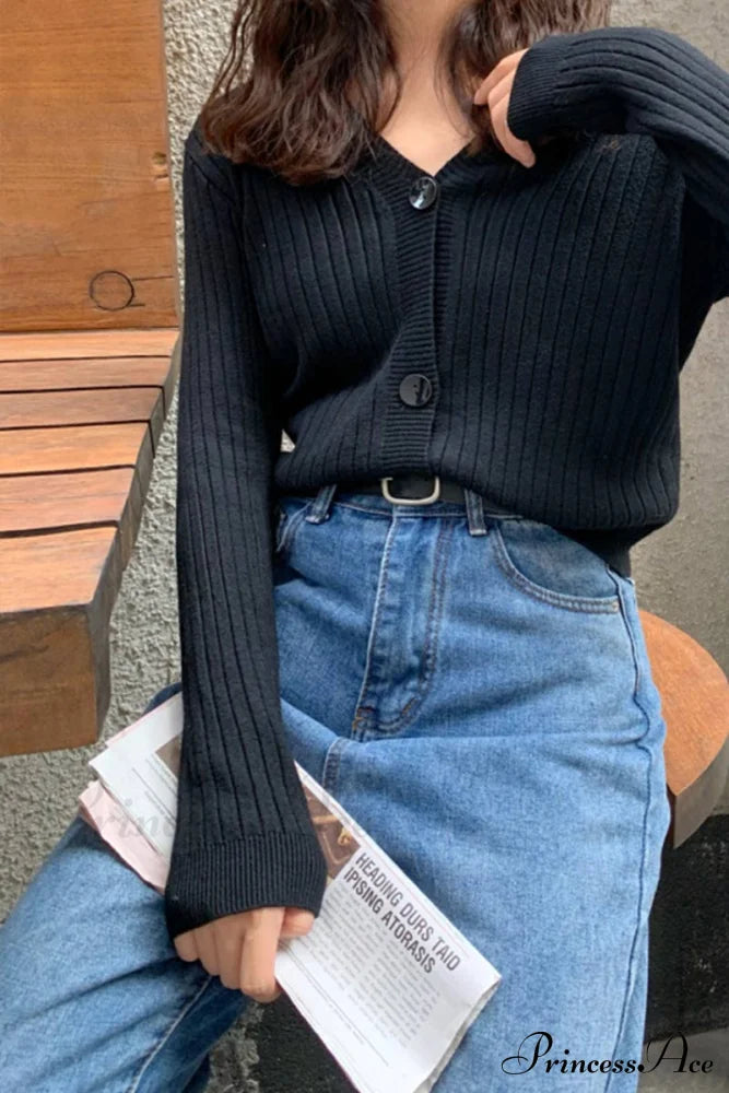 Cardigan Button with Ribbed V-neckline image 6