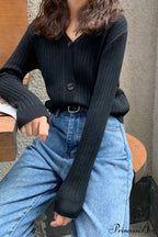 Cardigan Button with Ribbed V-neckline image 4