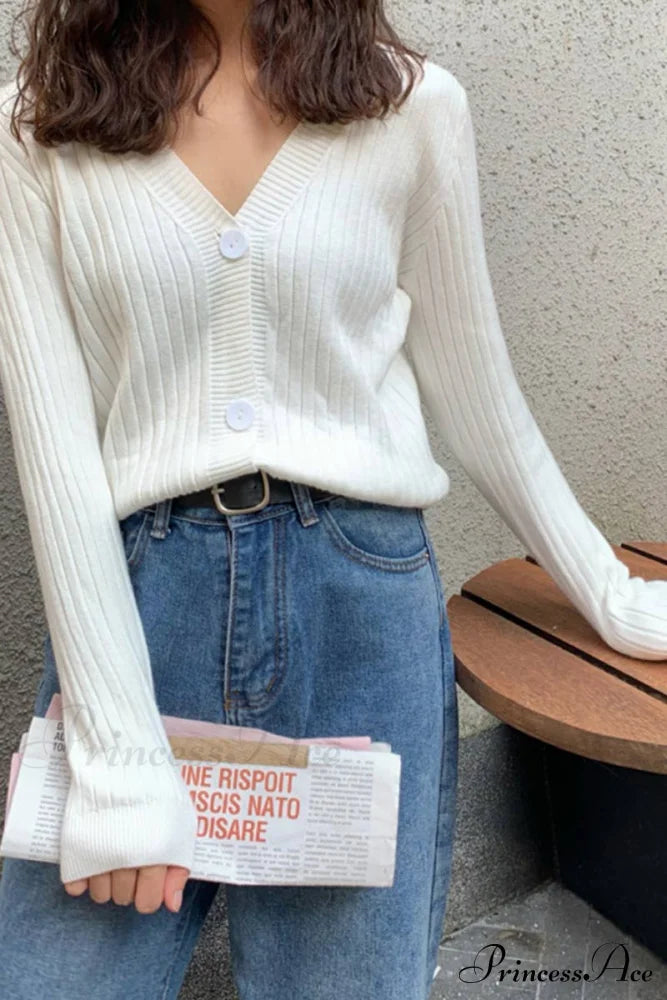 Cardigan Button with Ribbed V-neckline image 3
