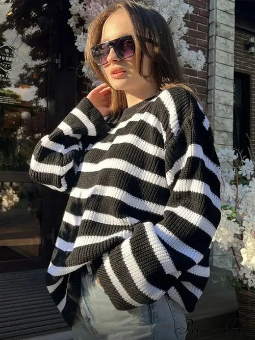 Casual Elegant Striped Cozy Oversize Autumnal Gray Fashionable Sweater image 1