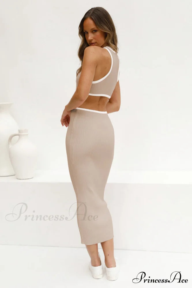 Claudia Elegant Midi Dress image 32