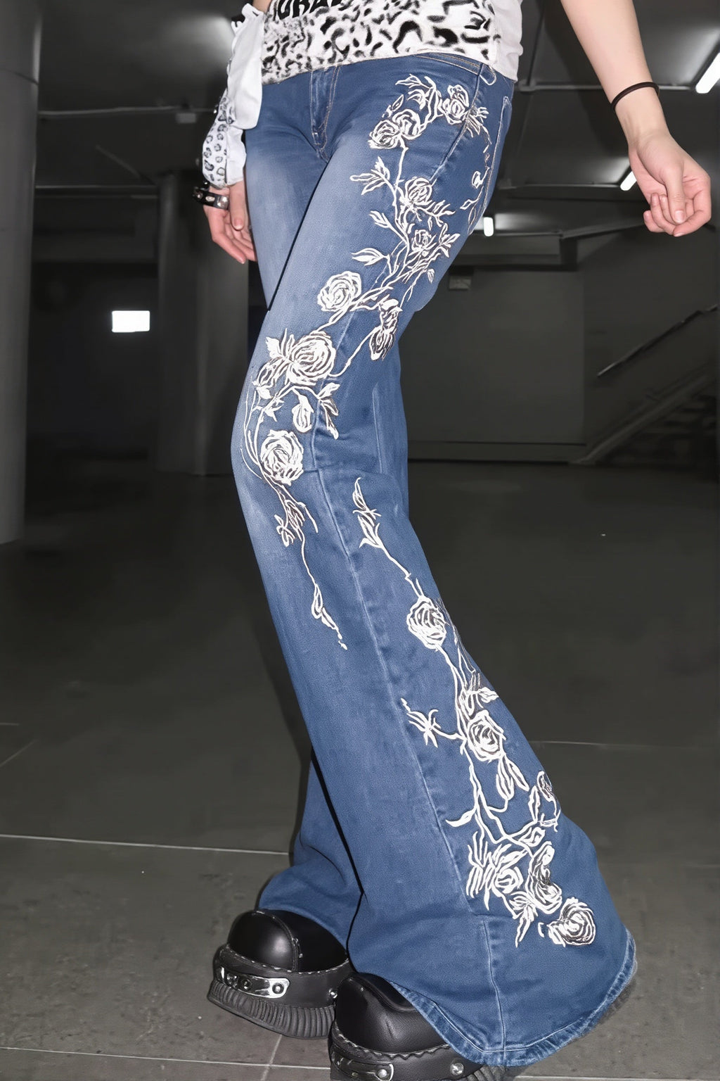 Chic Retro Rose Embroidery Low Rise Flared Jeans image 1