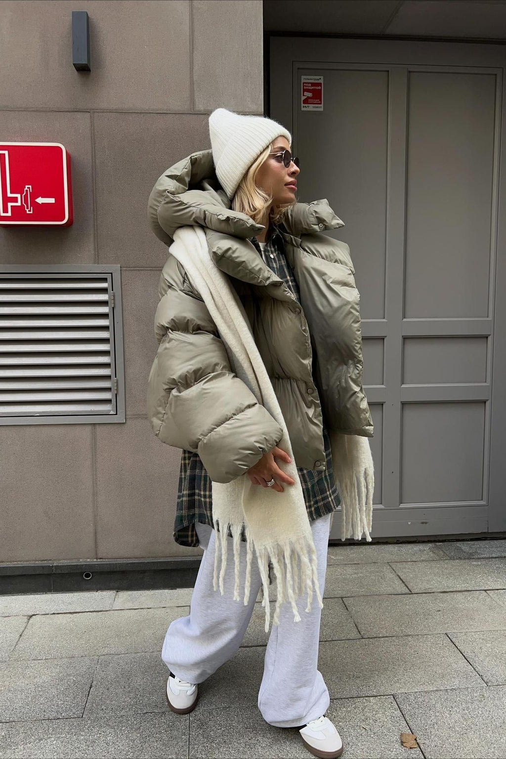 Short Hooded Puffer Jacket image 6