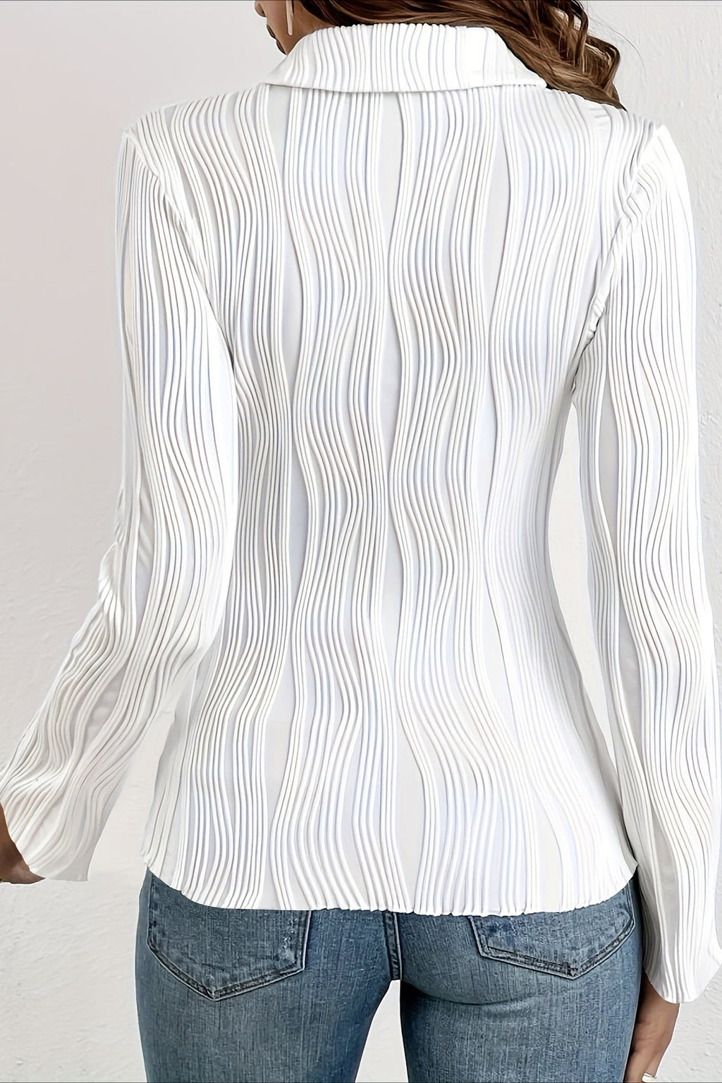 Solid Color Fitted Textured Blouse image 3