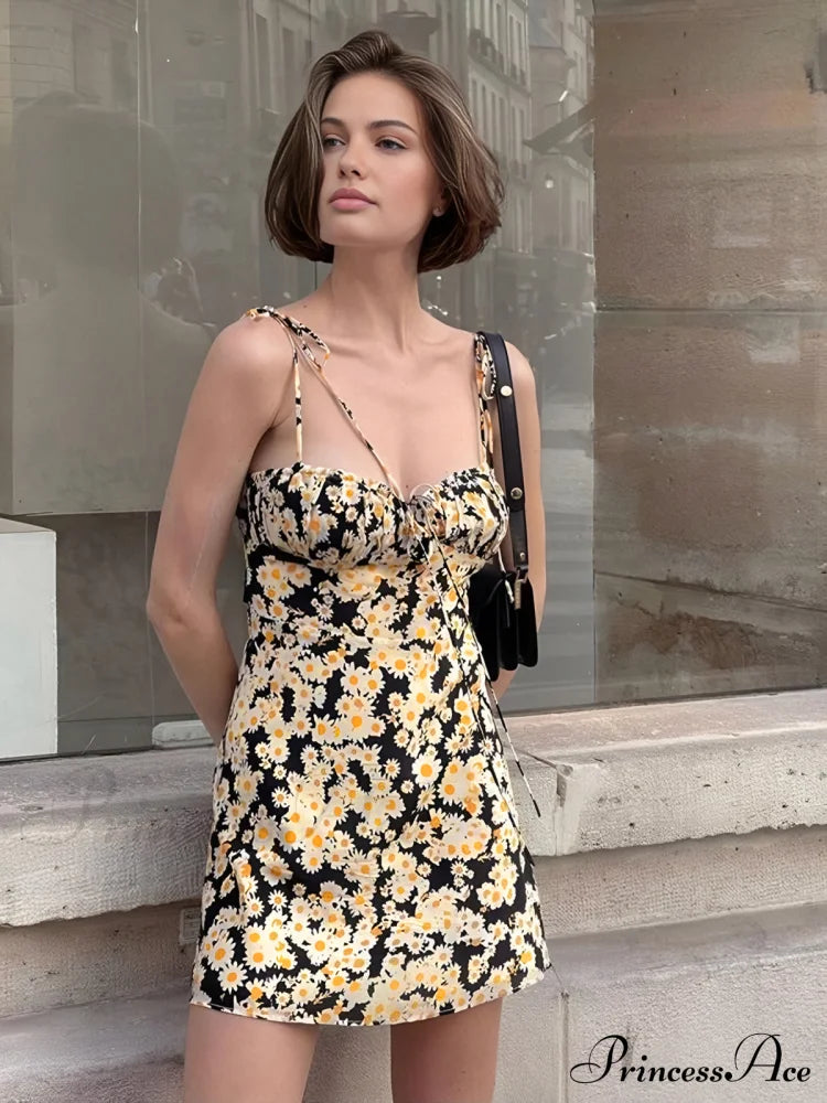 Daisy Printed Graceful Floral Short Dress image 3