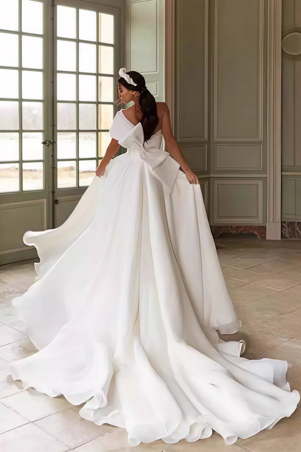 Asymmetrical Shoulder Elegant Wedding Dress image 4