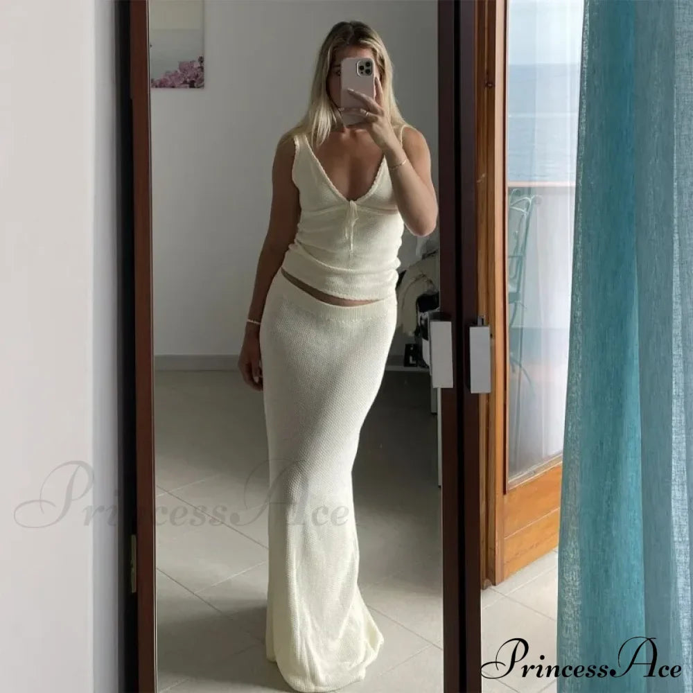 Deep V-Neck Stylish White Seam Top image 17