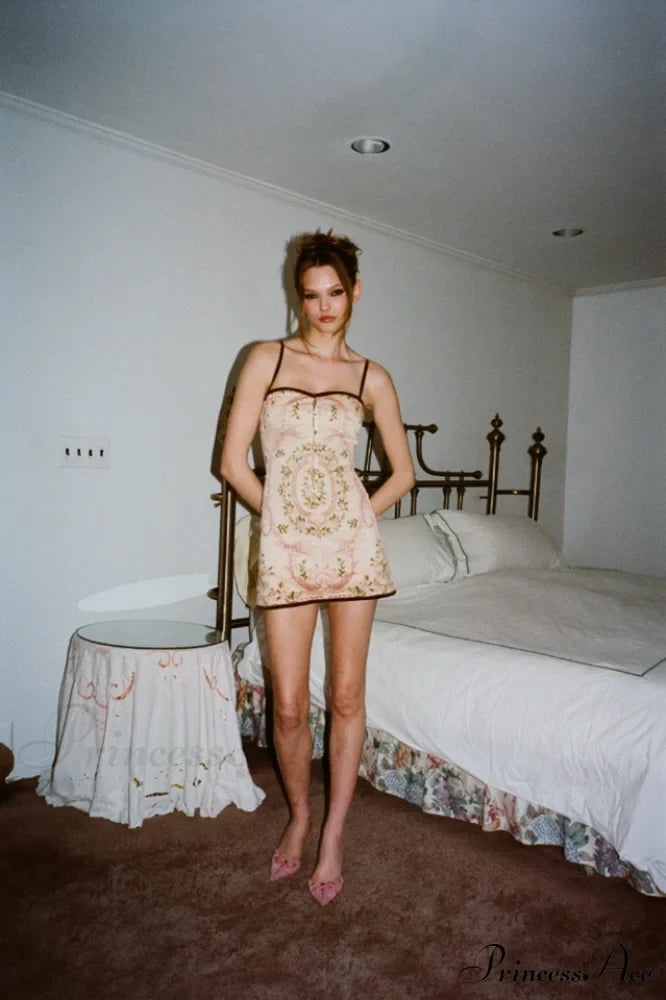 Delphi Elegant Dress image 4