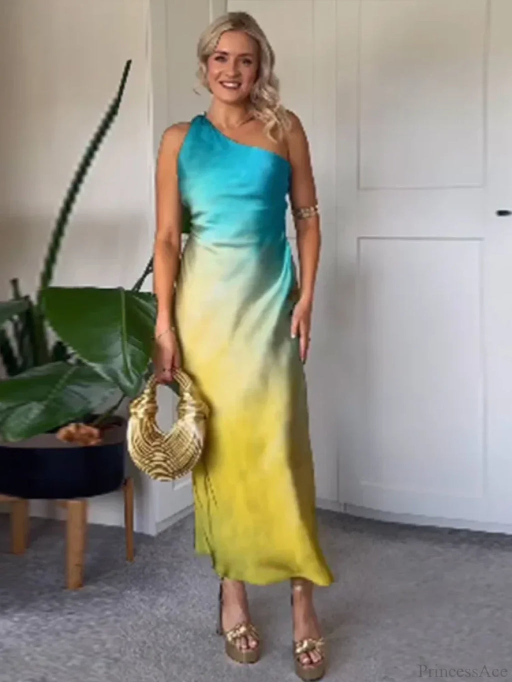 Diagonal Collar Gradient Vacation Dress image 3