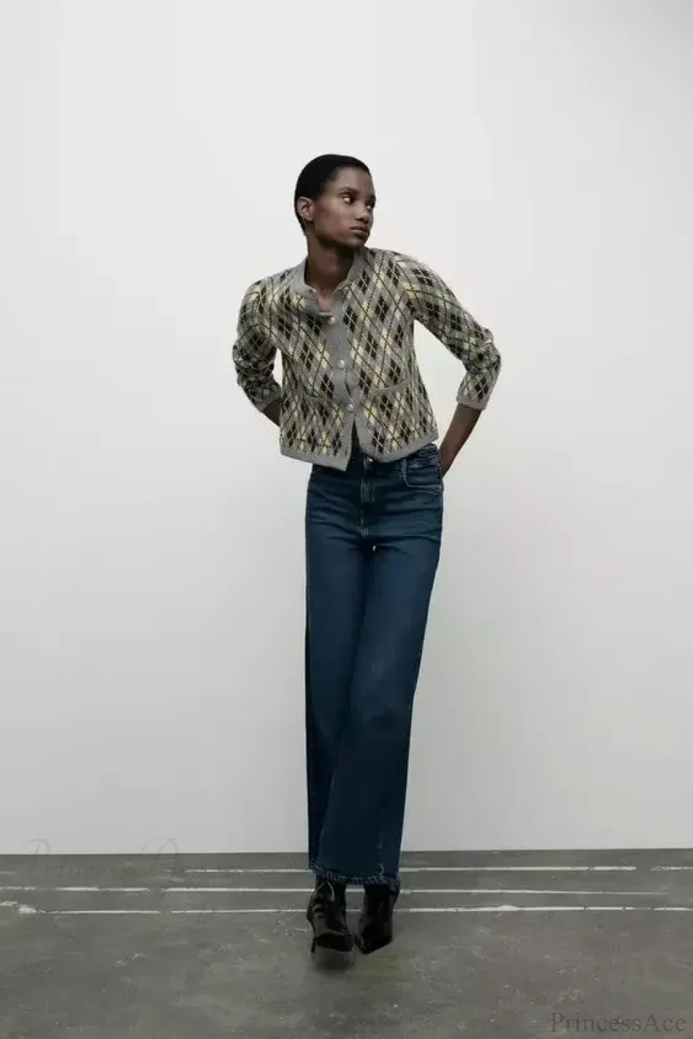 Diamond Pattern Round Neck Knitted Cardigan image 2