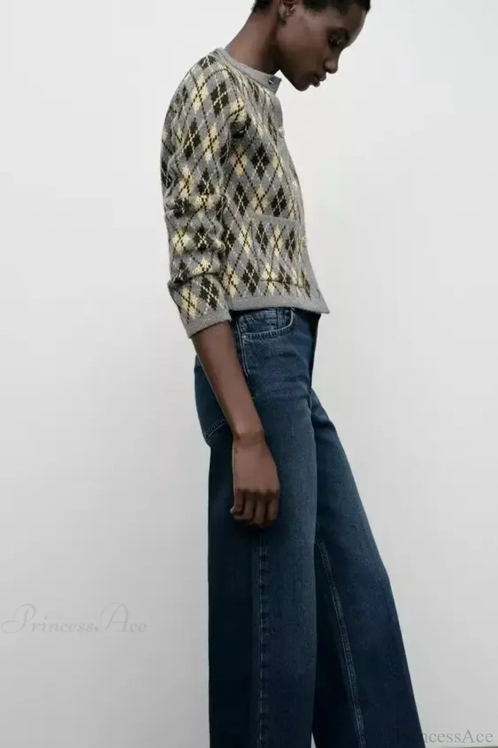 Diamond Pattern Round Neck Knitted Cardigan image 3