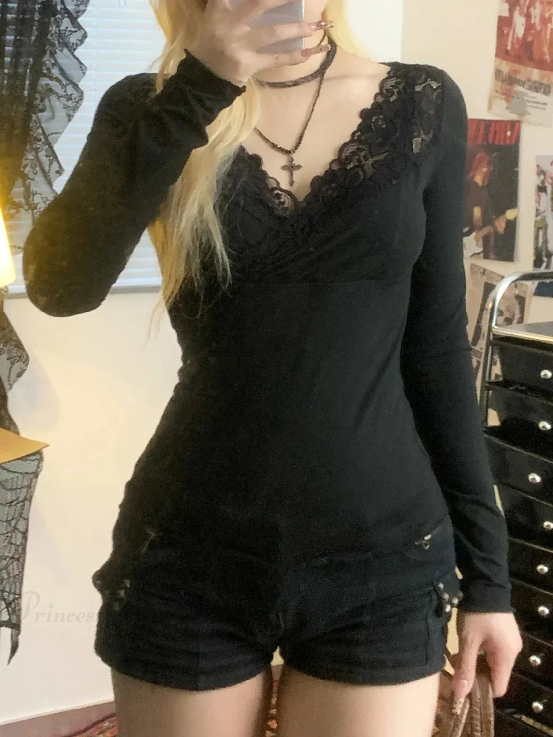 Dirty Lace V-neck Knit Top image 2