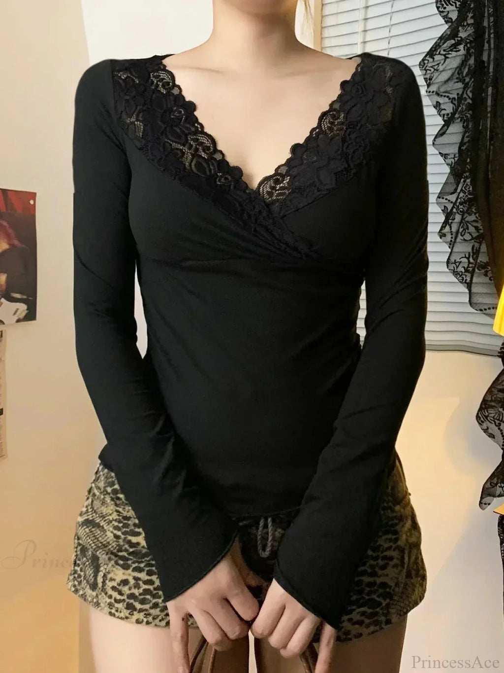 Dirty Lace V-neck Knit Top image 3