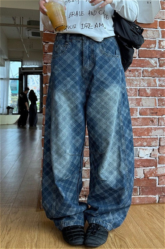 Retro Plaid Print Curved Jeans image 1