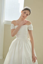 Elegant Vintage Off Shoulder Wedding Dress image 2