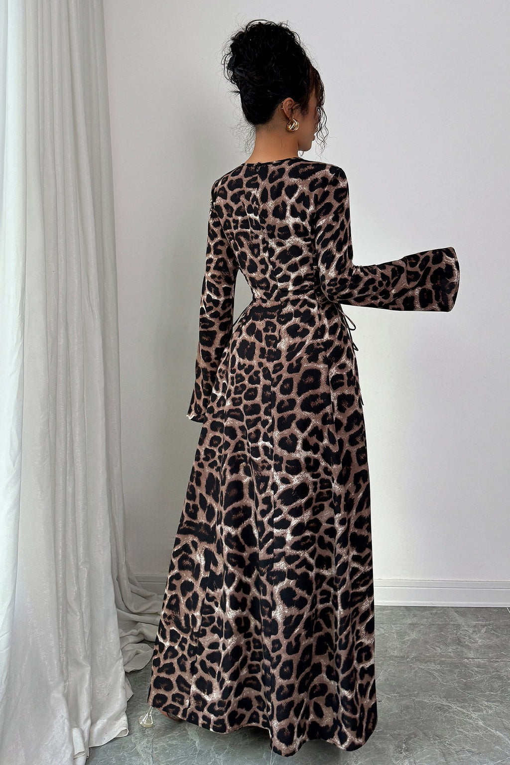 Chic Leopard Long Sleeve Maxi Dress image 4