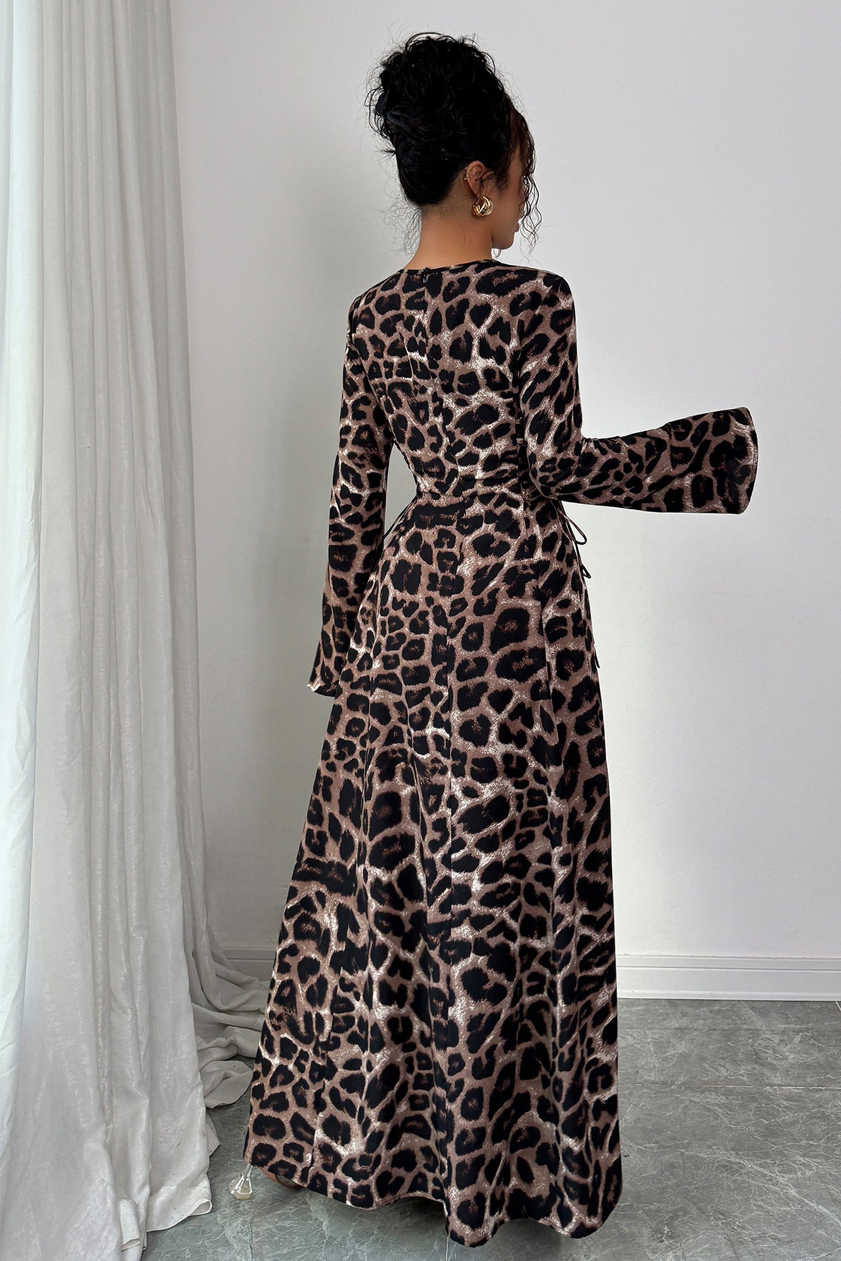 Chic Leopard Long Sleeve Maxi Dress image 4