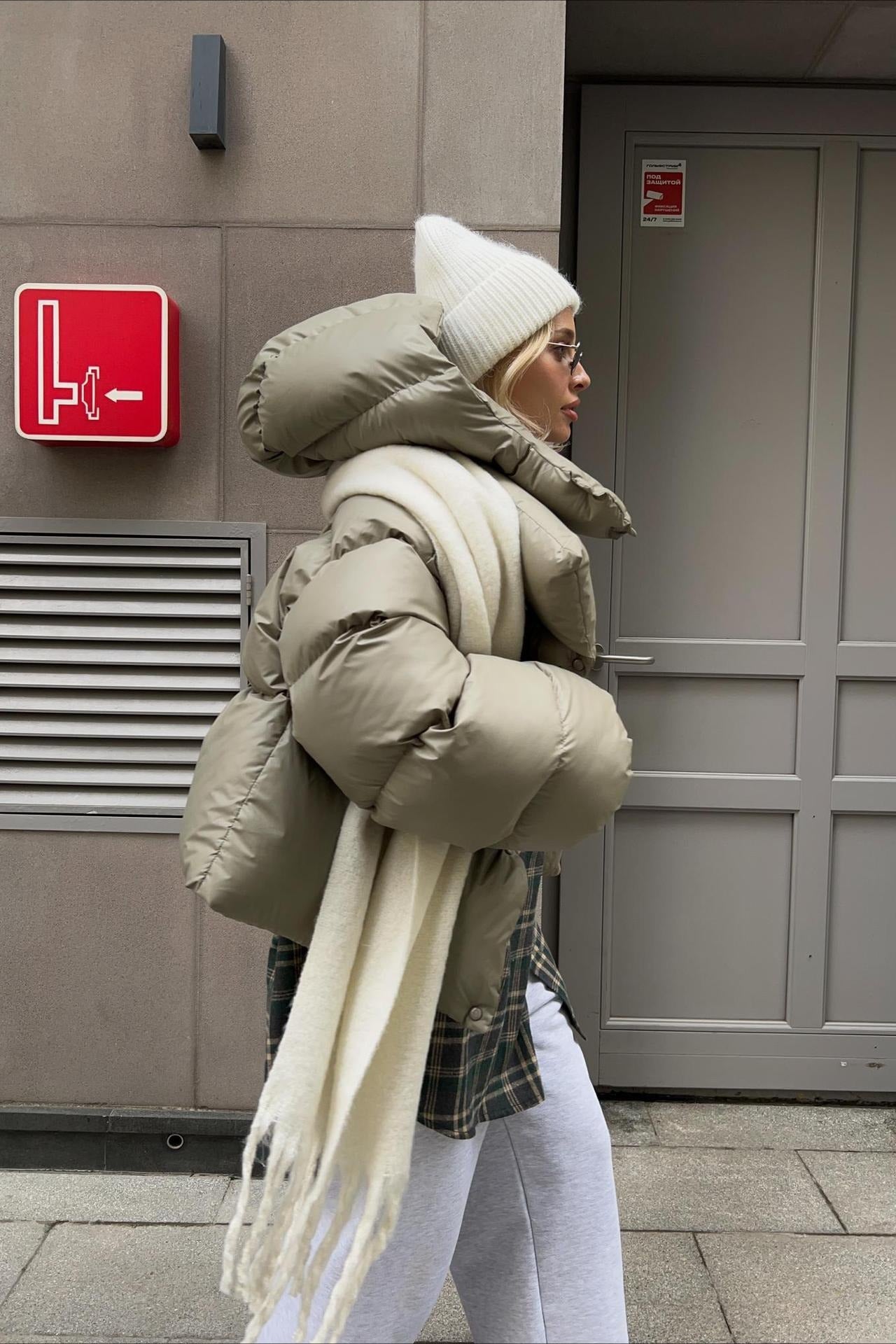 Short Hooded Puffer Jacket image 7