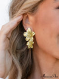 Fashionable Charming Flower-Shaped Earrings image 1