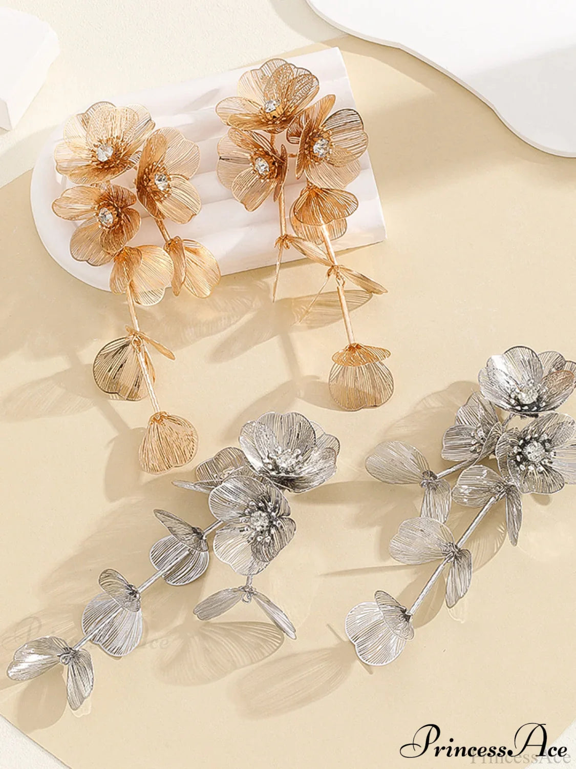 Floral Decor Graceful Fringed Earrings image 2