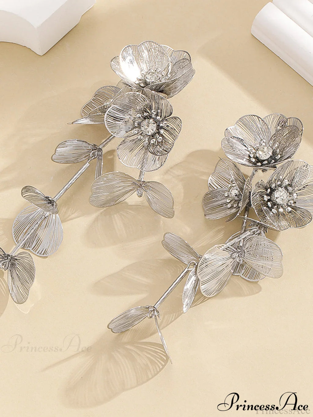 Floral Decor Graceful Fringed Earrings image 3