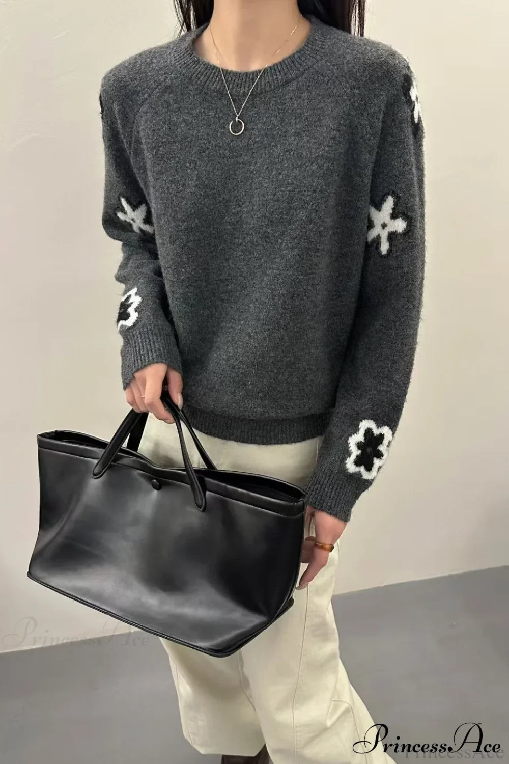 Gray Floral Pattern Slim-Fit Loose Pullover Sweater image 3