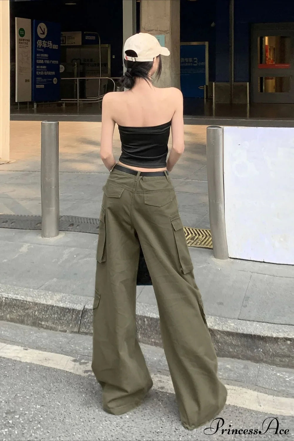 High-Waisted Wide-Leg Fitted Cargo Pants image 4