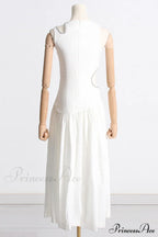 Jolie Abstract Stylish Cut-Out Midi Dress image 17