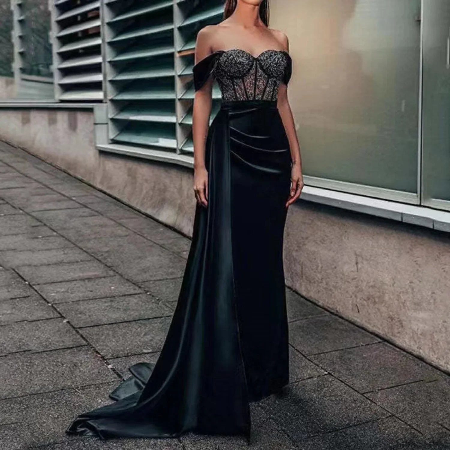 Lace Mermaid Off-Shoulder Prom Dress image 2