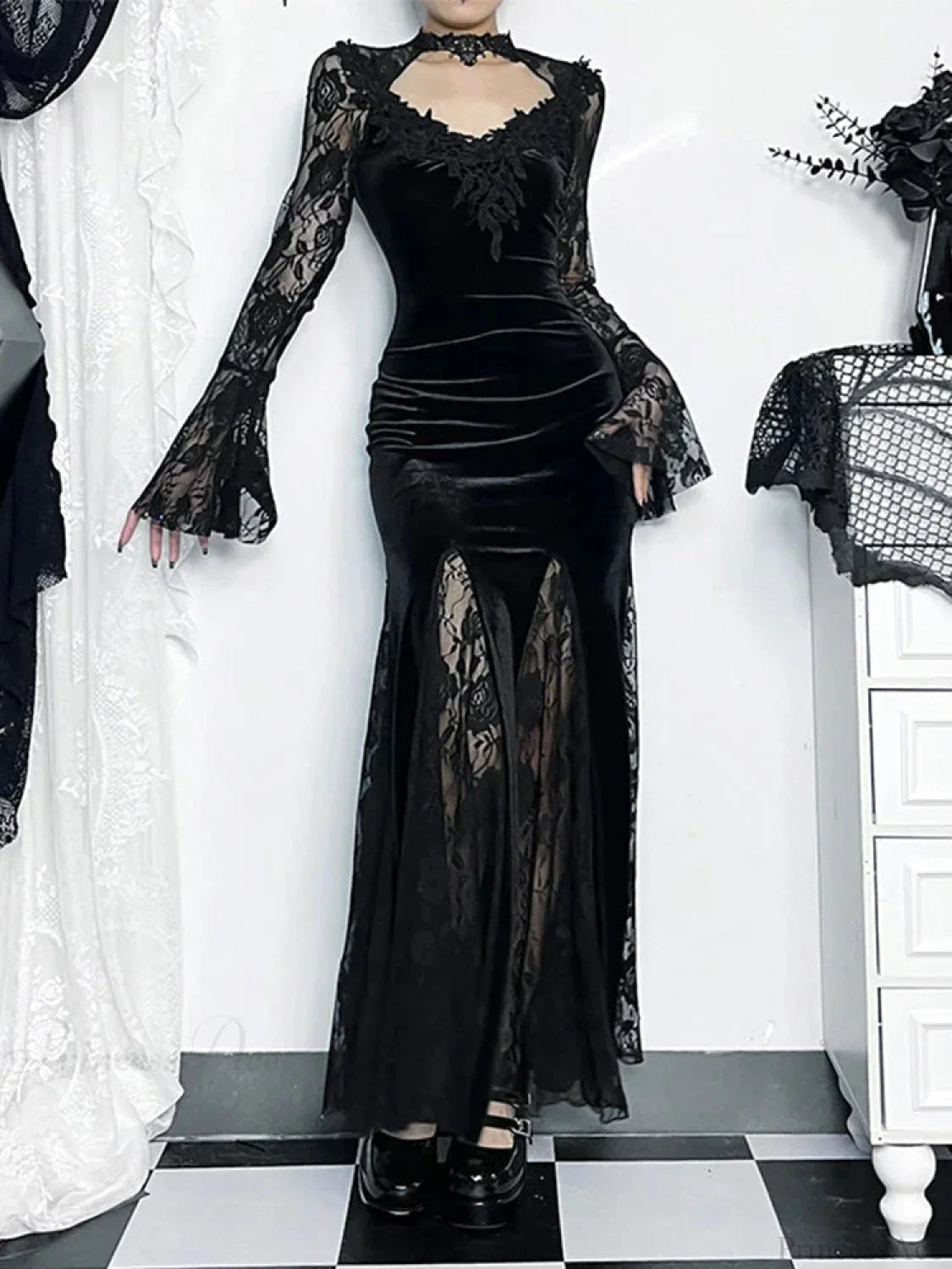 Lace Patchwork Flare Sleeve Maxi Dress image 4