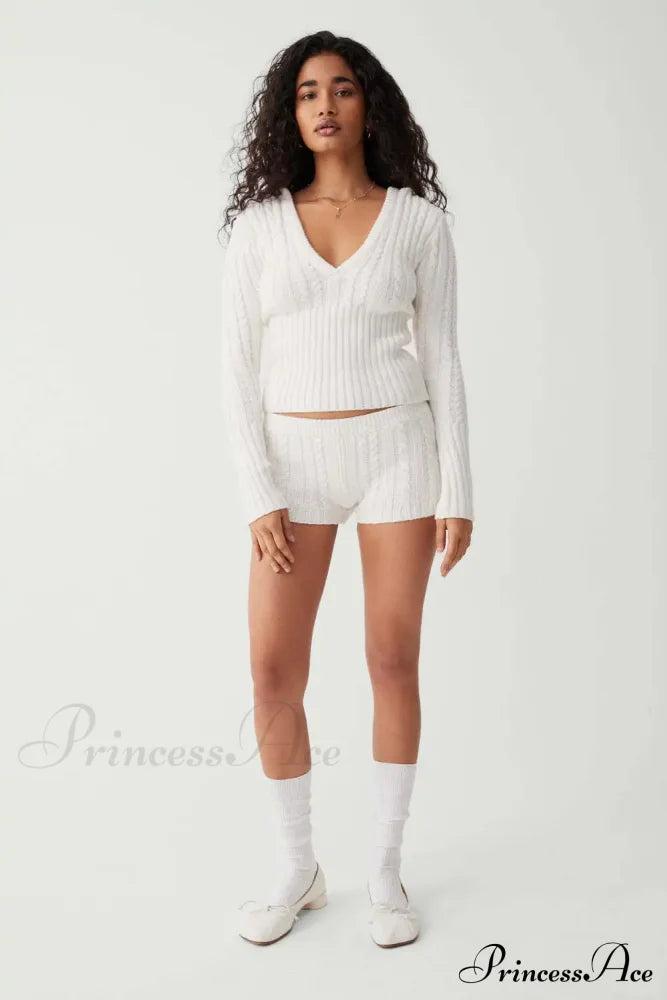 Long Sleeve Knitted V-Neck Graceful Hooded Sweater And Shorts Set image 8