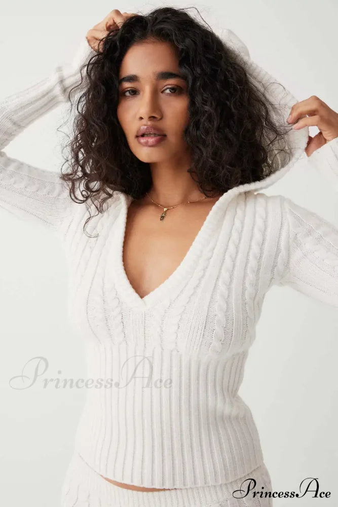 Long Sleeve Knitted V-Neck Graceful Hooded Sweater And Shorts Set image 6