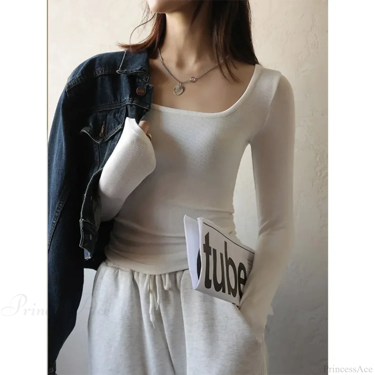 Low Neck Undercoat Slim Fit Sweater image 10