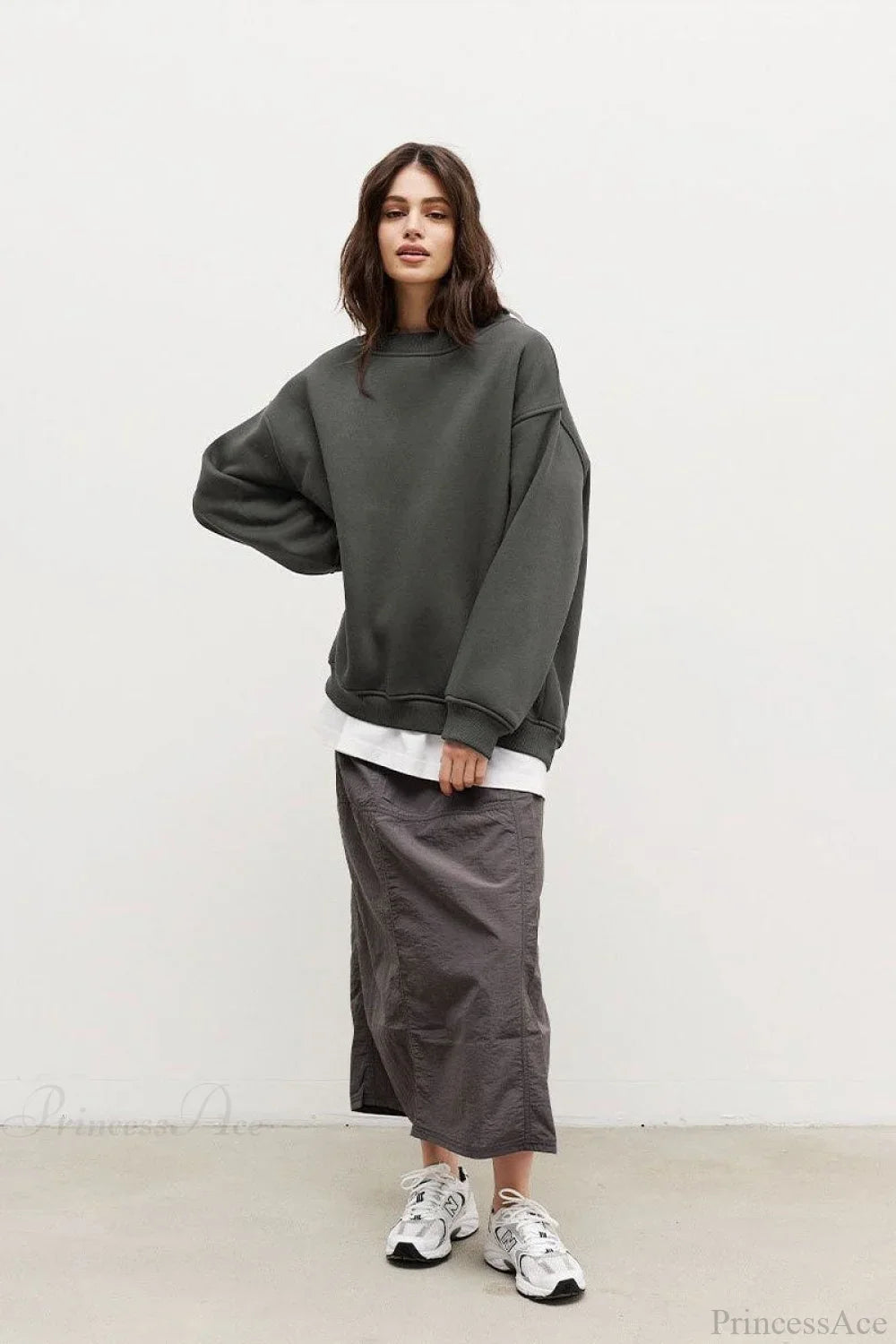 Minimalist Solid Crew Neck Oversize Sweatshirt image 22