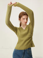 Minimalist V-neck Knit Bottom Sweater Sweater image 2