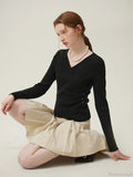 Minimalist V-neck Knit Bottom Sweater Sweater image 6