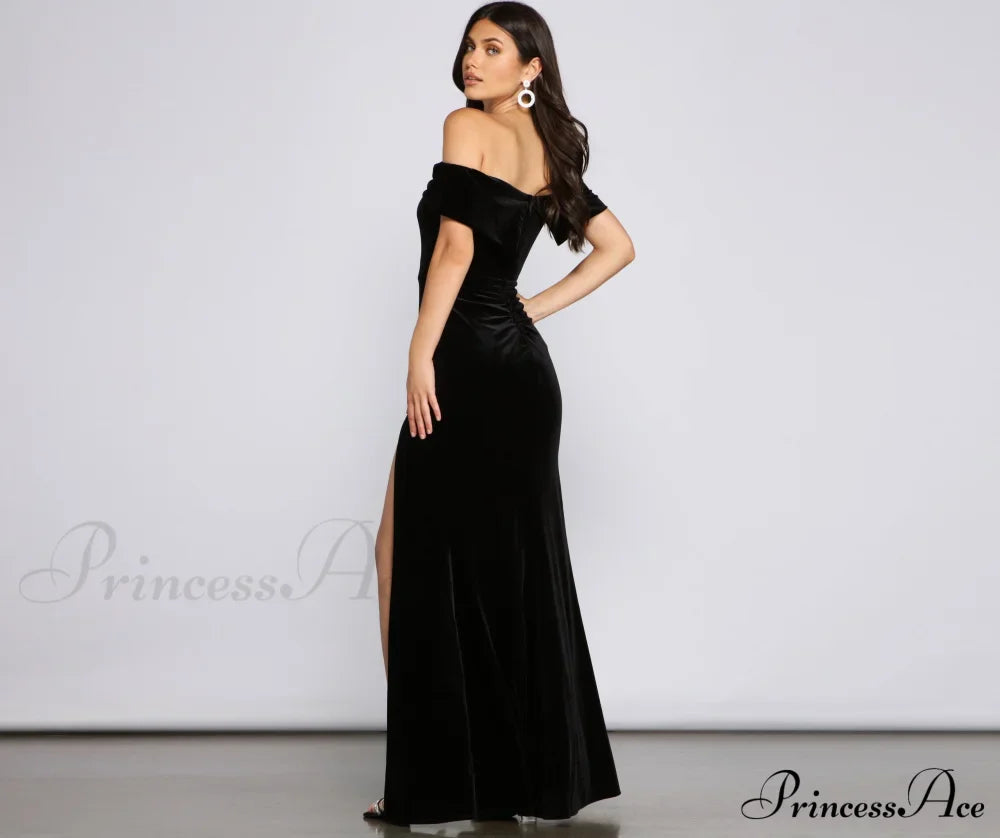 Olivia Formal Velvet Charming Off-The-Shoulder Maxi Dress image 2