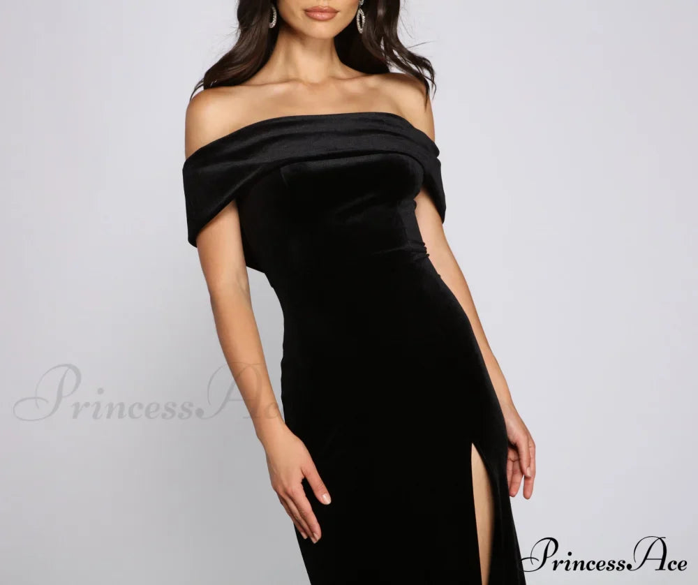 Olivia Formal Velvet Charming Off-The-Shoulder Maxi Dress image 4