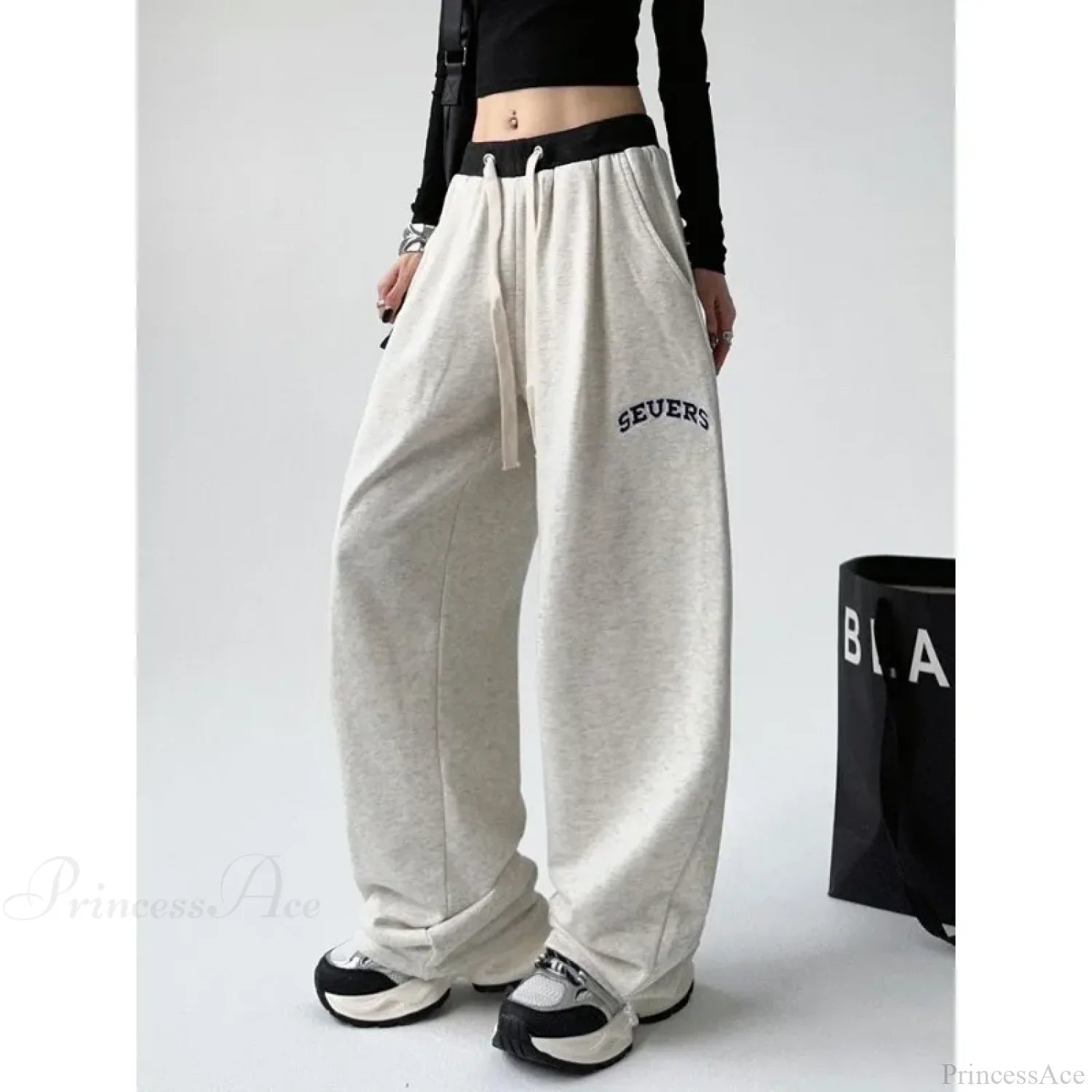 Oversized Jogger Pants image 5