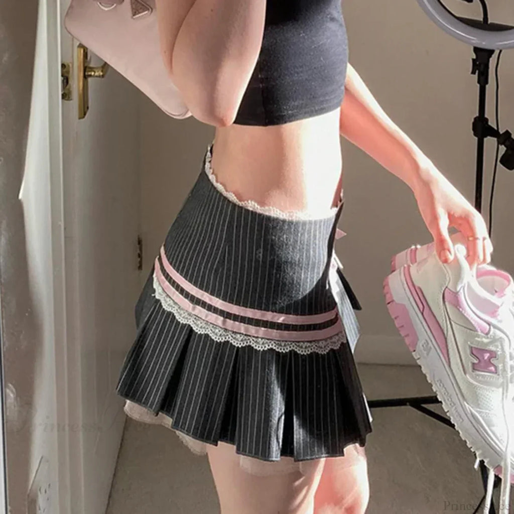 Pink Bow Stitched Pleated Skirt image 2